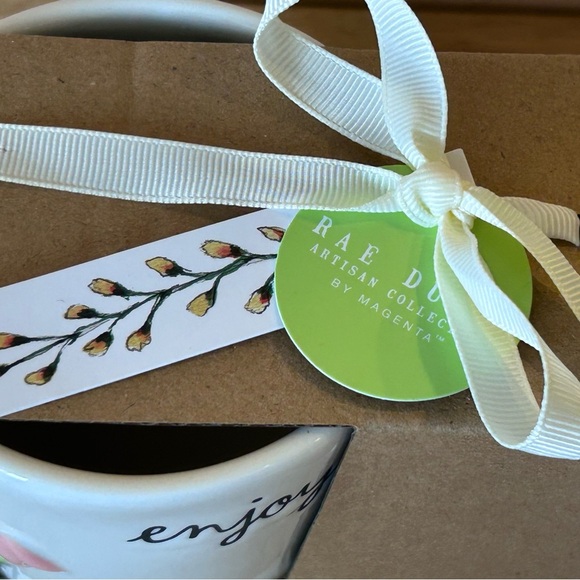 NWTS Set of 4 Spring Flowers Ceramic Ramekins From Rae Dunn Artisans Collection. - Picture 6 of 7